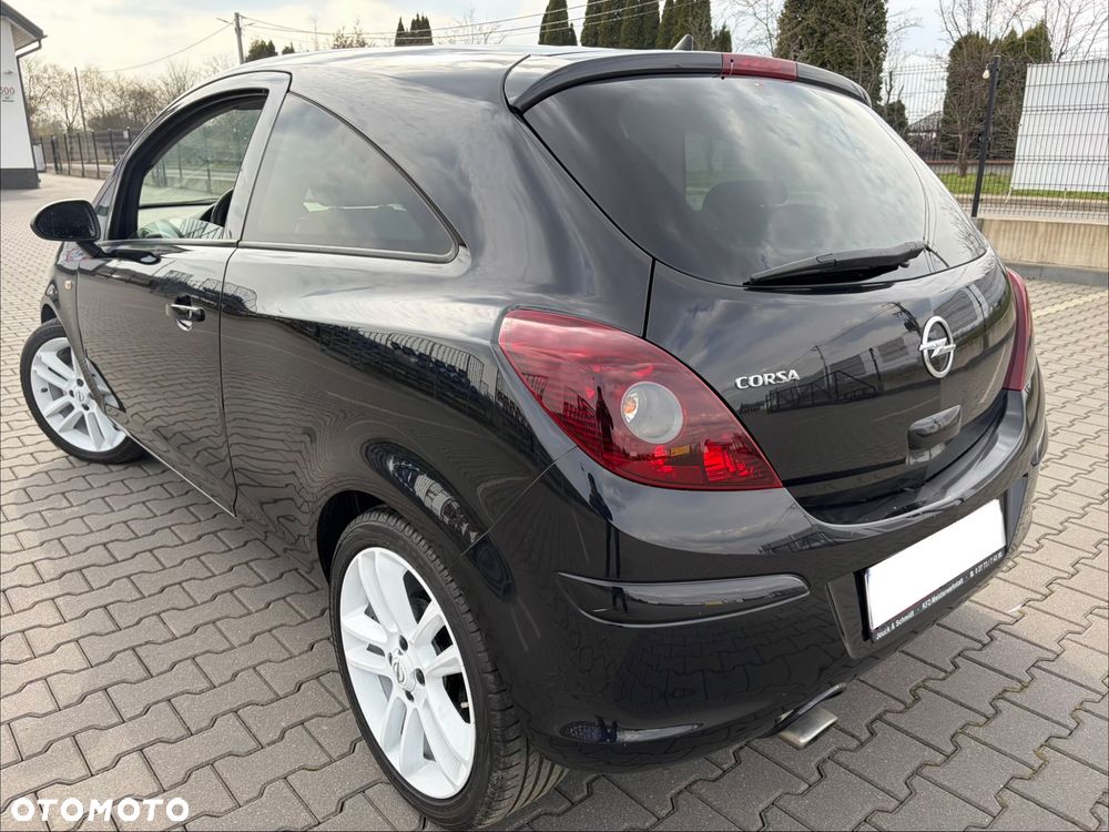 Opel Corsa 1.4 16V Cosmo - 8