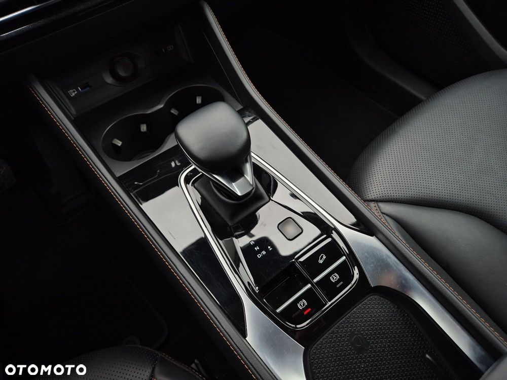 MG HS 1.5 T-GDI Exclusive DCT - 13