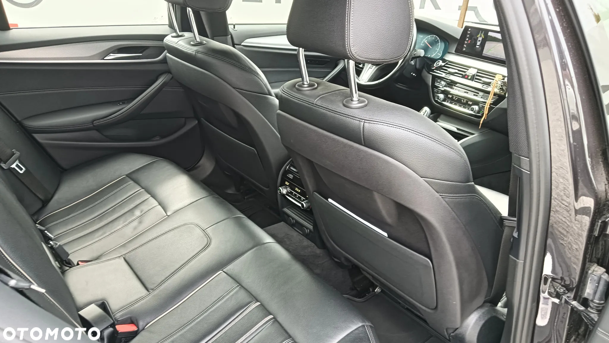 BMW Seria 5 530i xDrive - 15