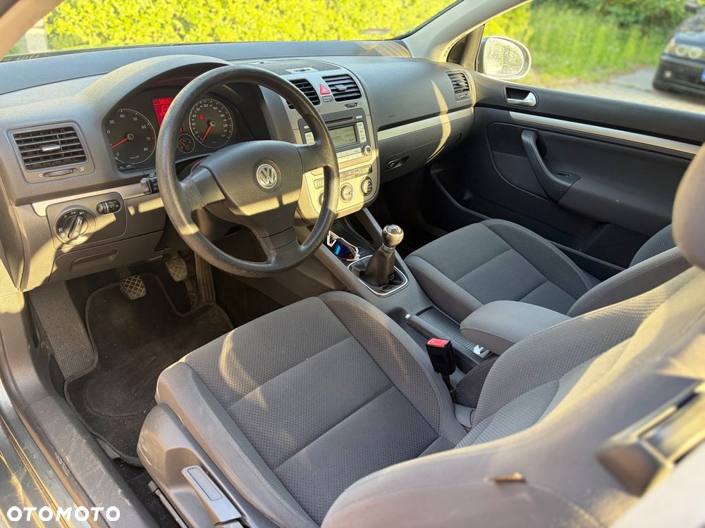 Volkswagen Golf 1.6 FSI Comfortline - 11