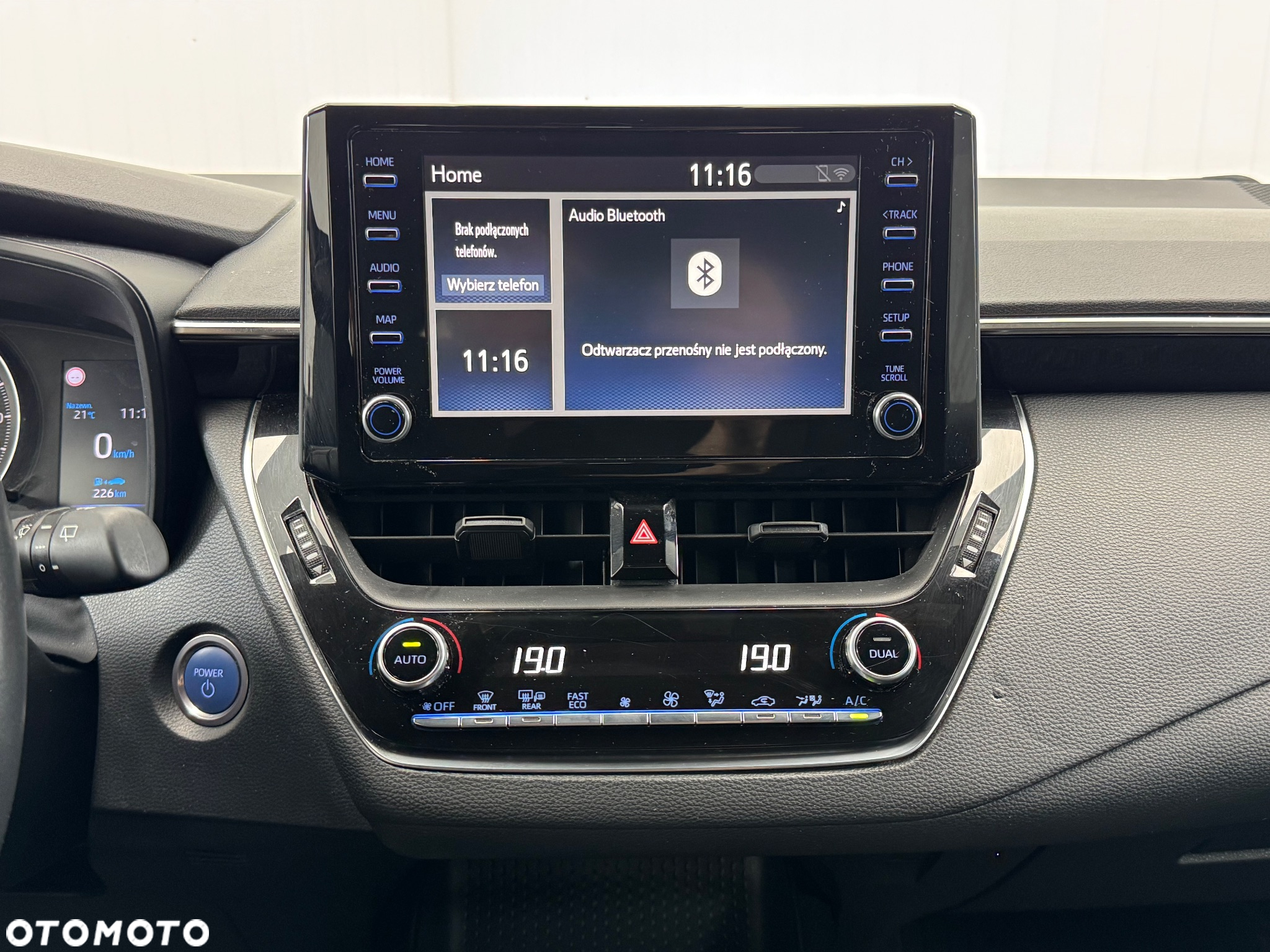 Toyota Corolla 1.8 Hybrid Active - 24