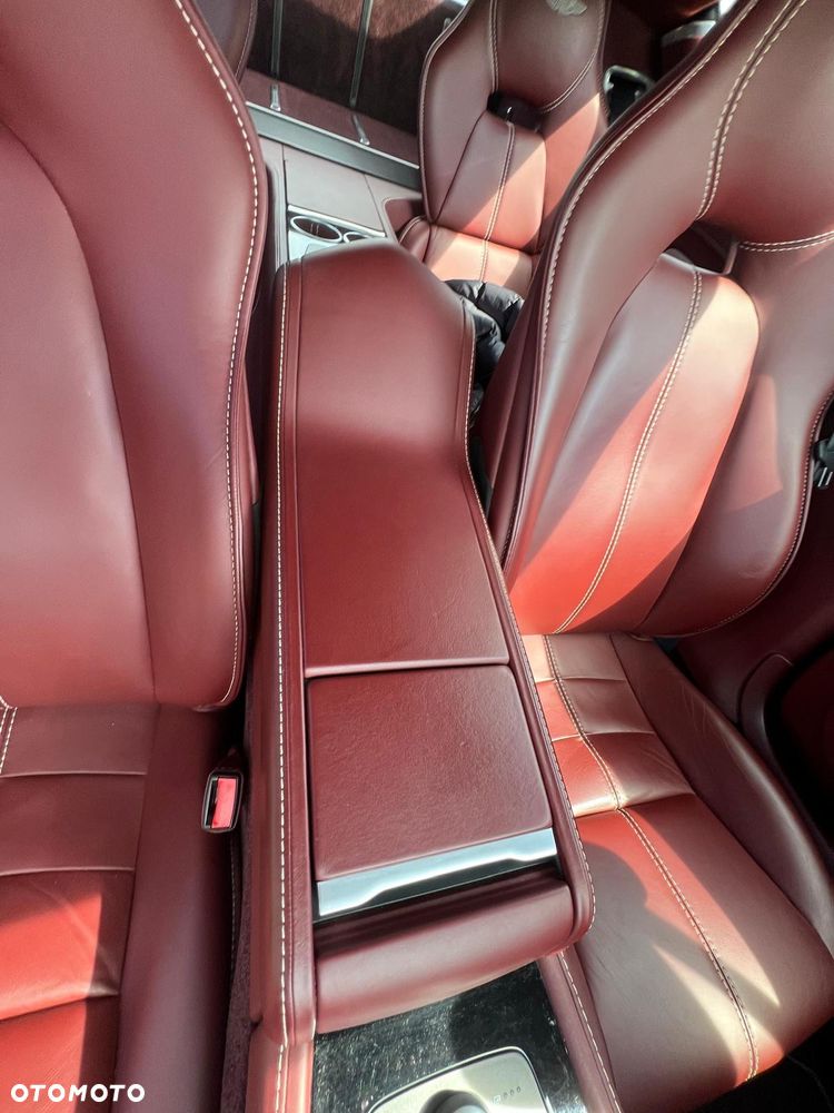 Aston Martin Rapide S - 3