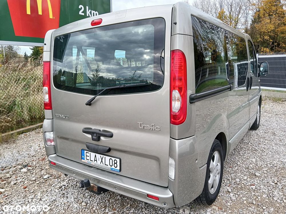 Renault Trafic 2.0 dCi 115 FAP Passenger Black Edition - 6