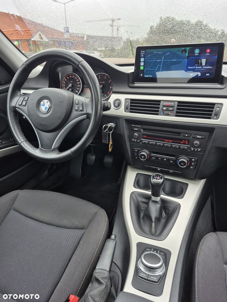 BMW Seria 3 318i - 12