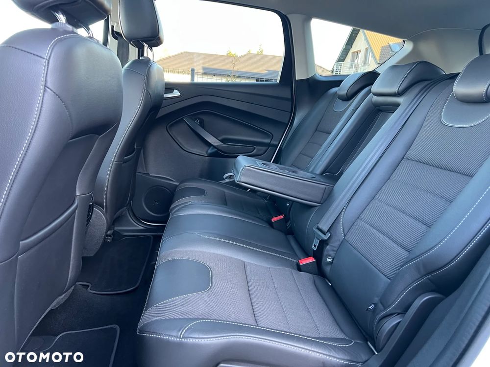 Ford Kuga 2.0 TDCi 4x4 Vignale - 27