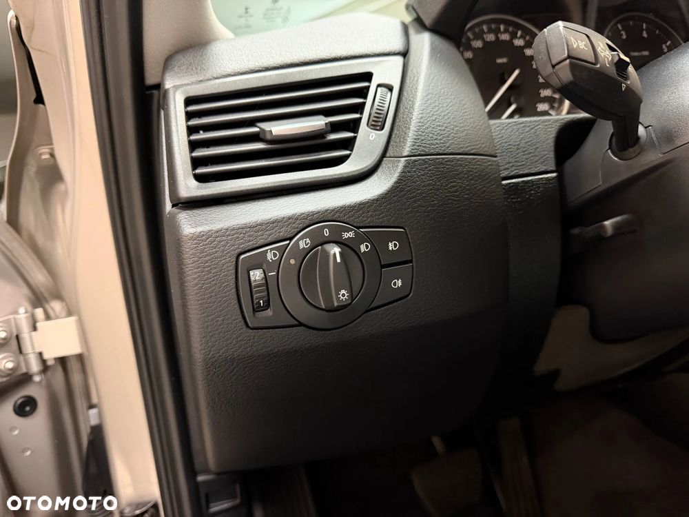 BMW X1 sDrive18i - 37