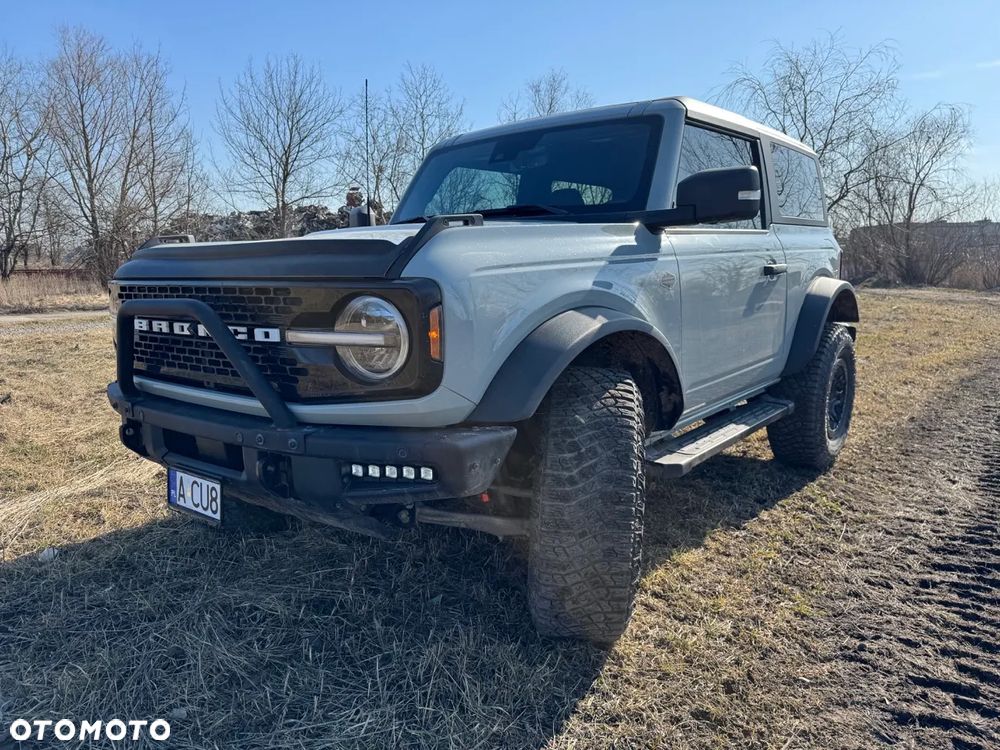 Ford Bronco - 1