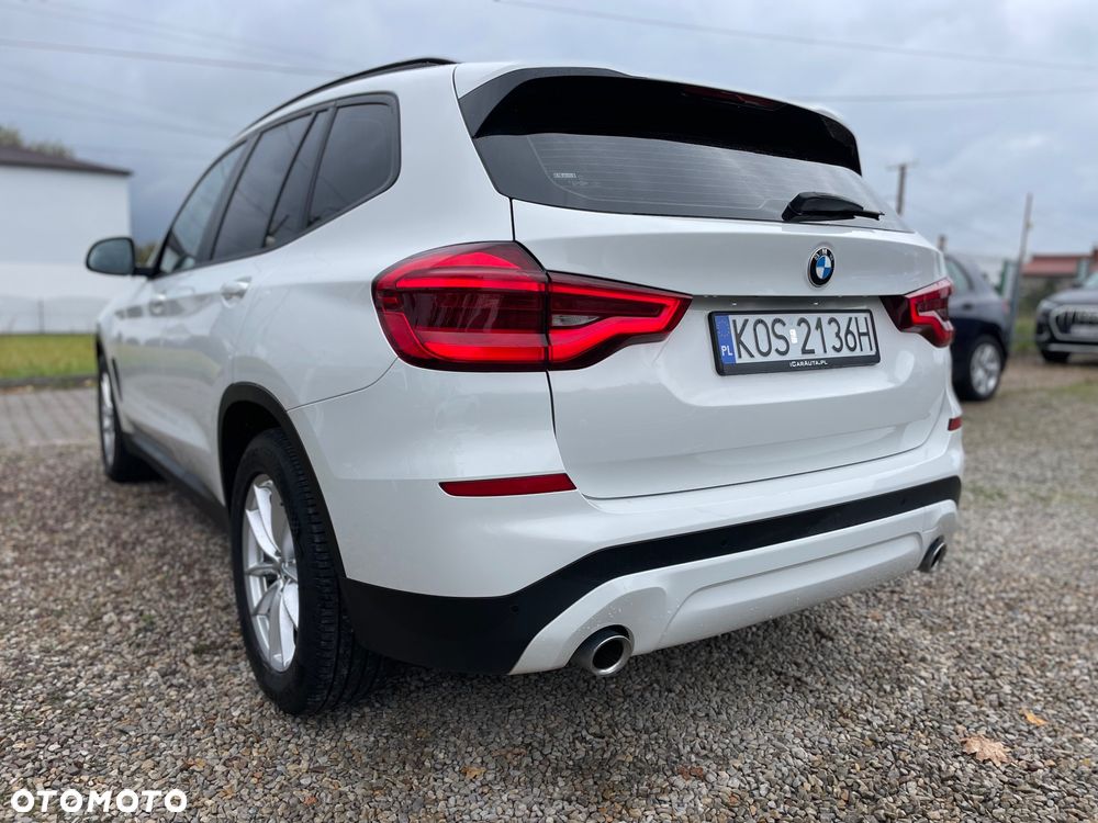 BMW X3 xDrive20d Advantage - 9