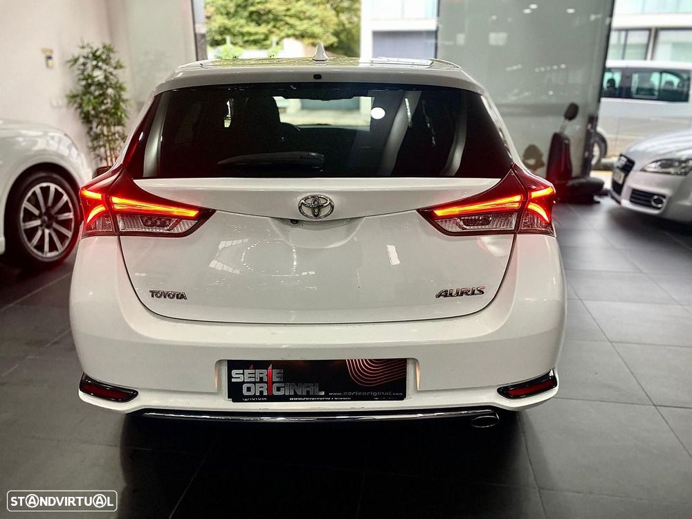 Toyota Auris 1.6 D-4D Exclusive - 8
