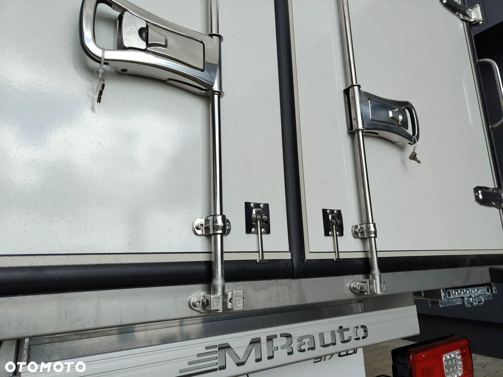 Mercedes-Benz Sprinter - 10