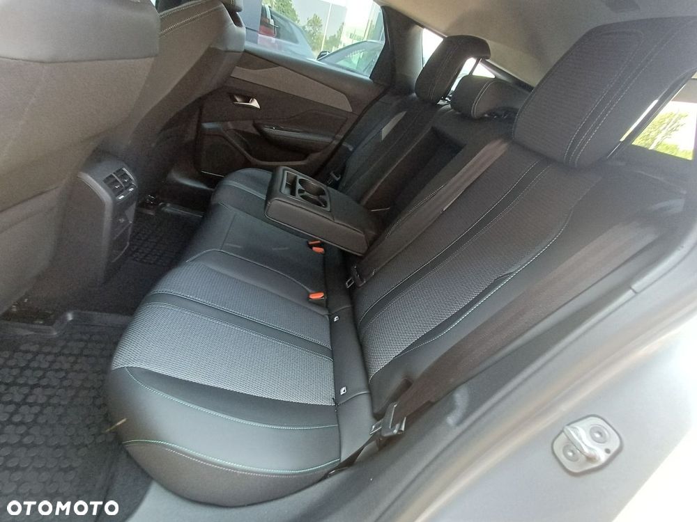 Peugeot 308 - 33