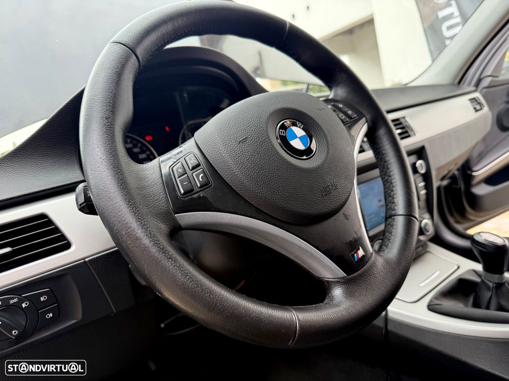 BMW 320 d Sport - 43