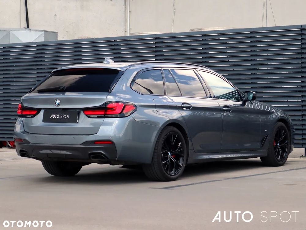 BMW Seria 5 540i xDrive mHEV M Sport sport - 9