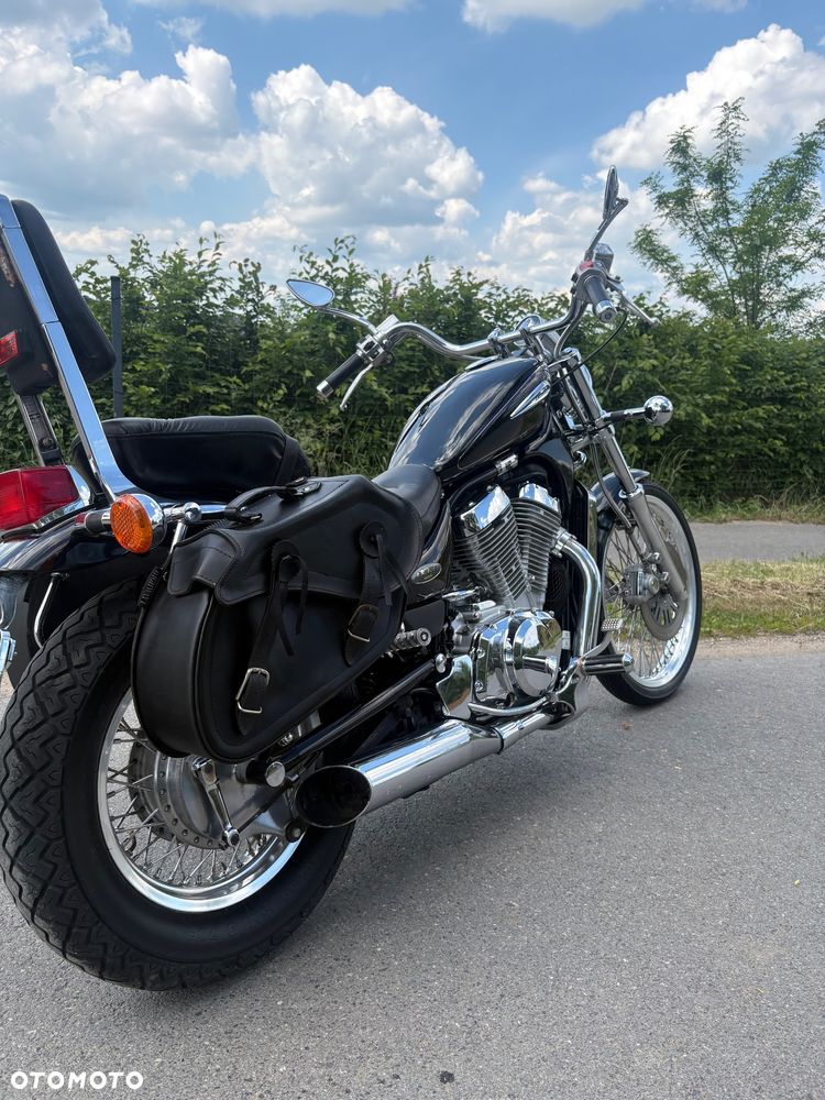 Suzuki Intruder - 8