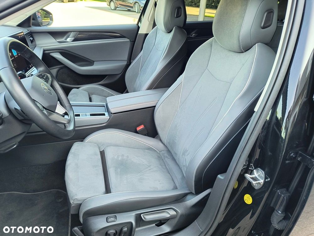 Volkswagen Passat - 12
