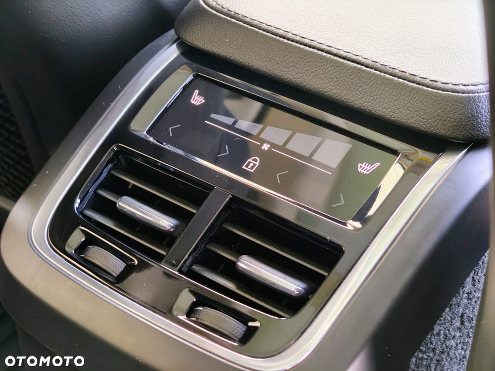 Volvo XC 90 T5 AWD Geartronic Momentum - 29