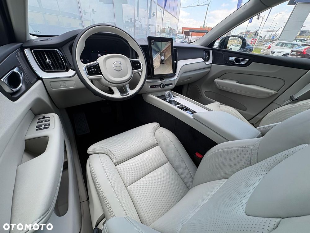 Volvo XC 60 B5 B AWD Plus Dark - 7