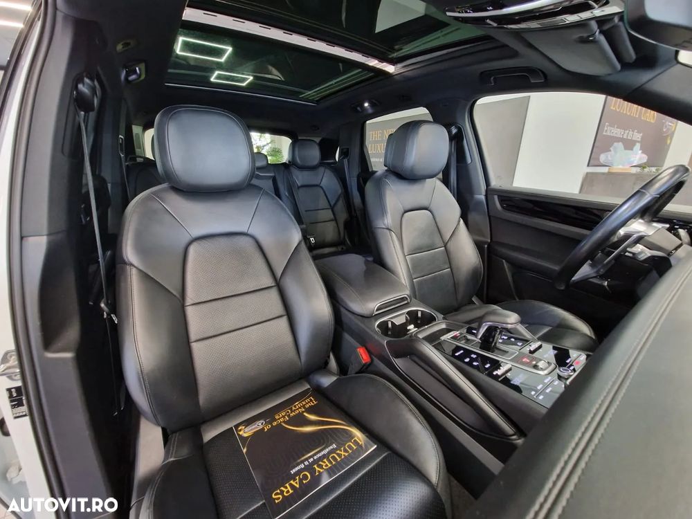 Porsche Cayenne Tiptronic S - 29