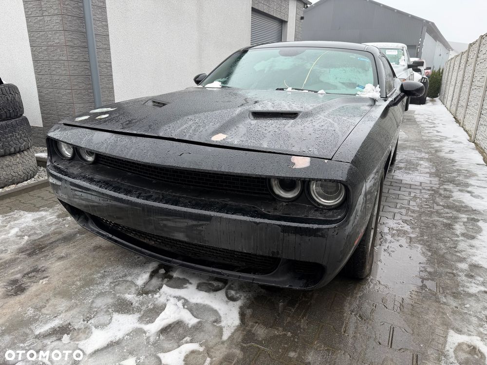 Dodge Challenger - 10
