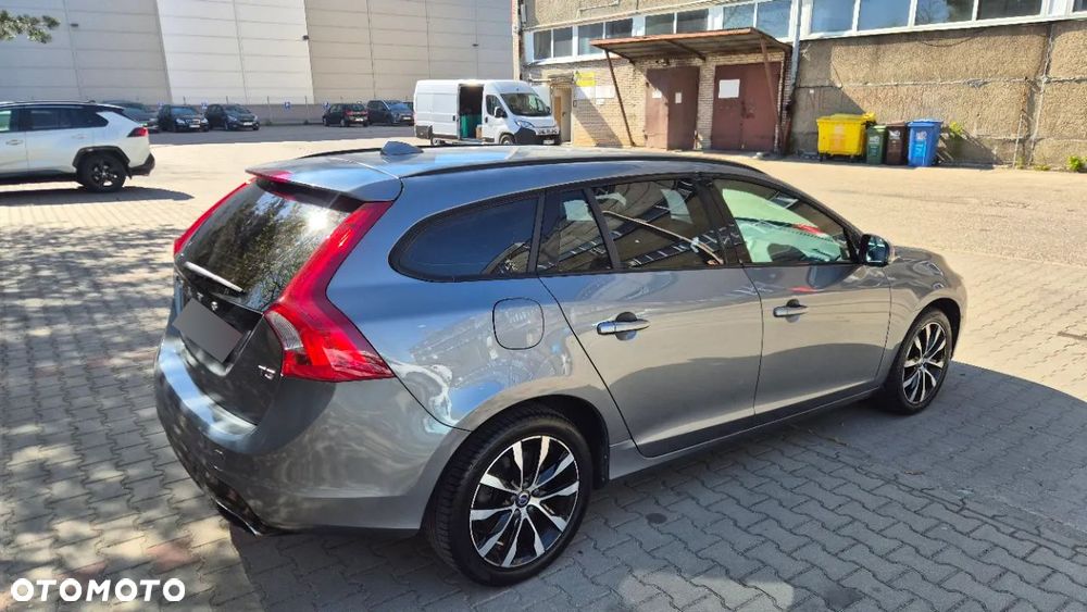 Volvo V60 T3 Drive-E Dynamic Edition (Momentum) - 8