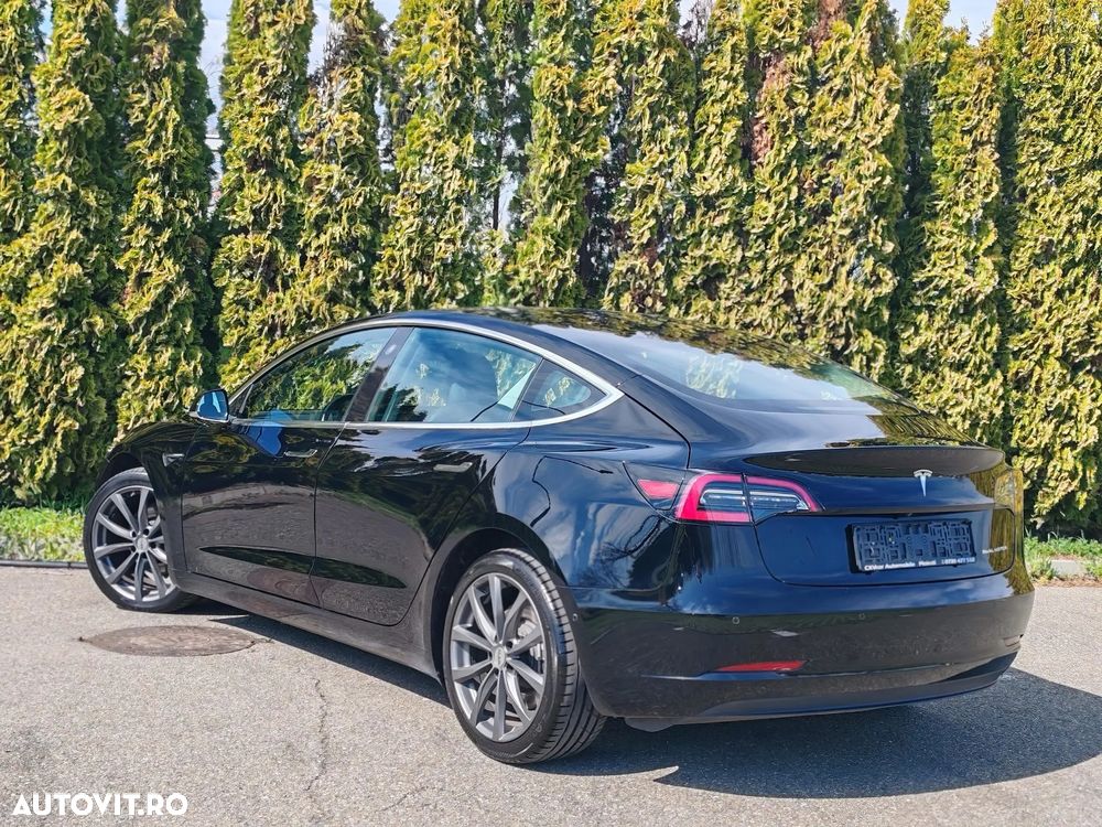 Tesla Model 3 - 4
