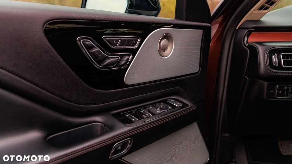 Lincoln Aviator - 19