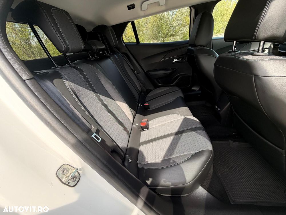 Peugeot 2008 1.2 L PureTech STT Allure - 18