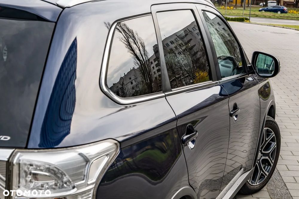 Mitsubishi Outlander 2.0 Instyle Navi 4WD CVT - 10