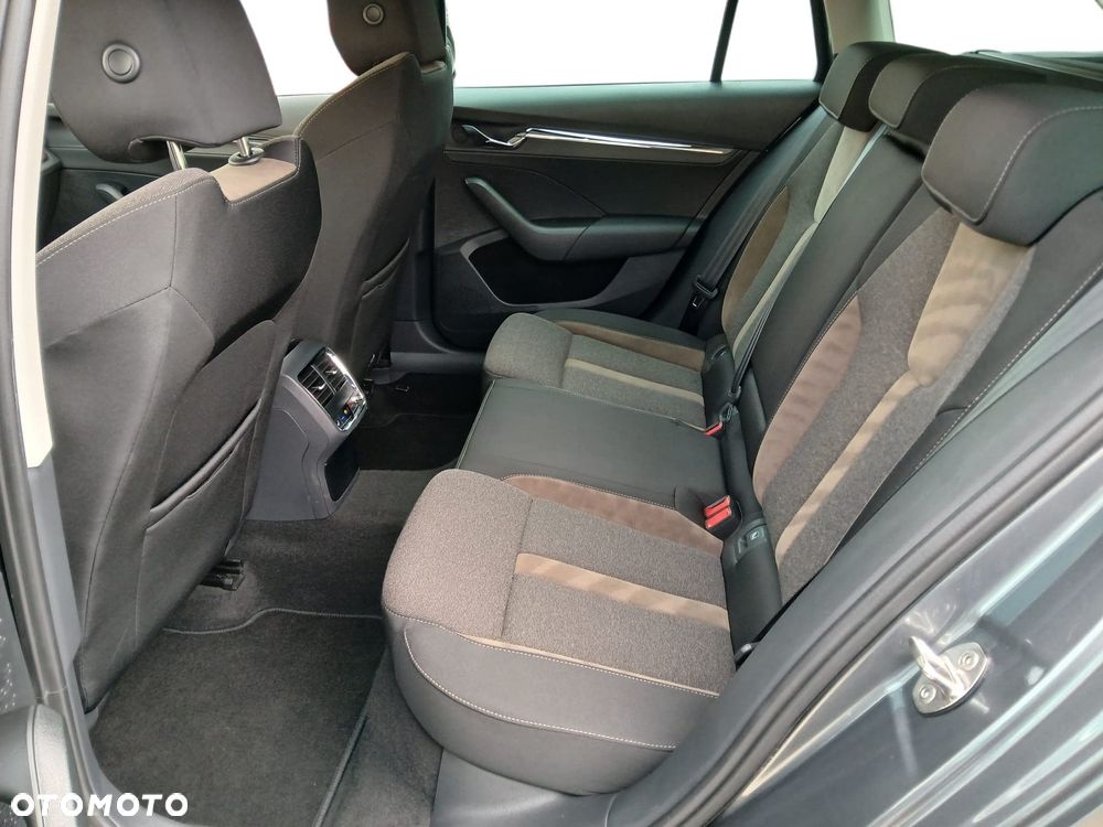 Skoda Octavia 2.0 TDI 4x4 Scout DSG - 19