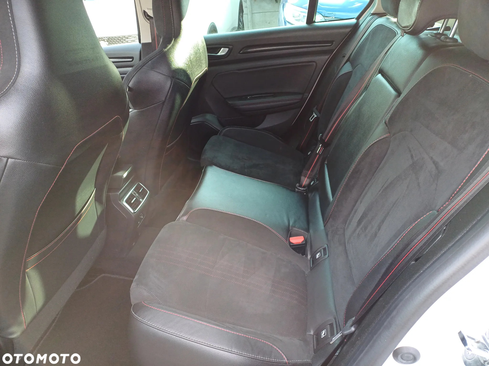Renault Megane Grandtour E-TECH Plug-in 160 R.S LINE - 13
