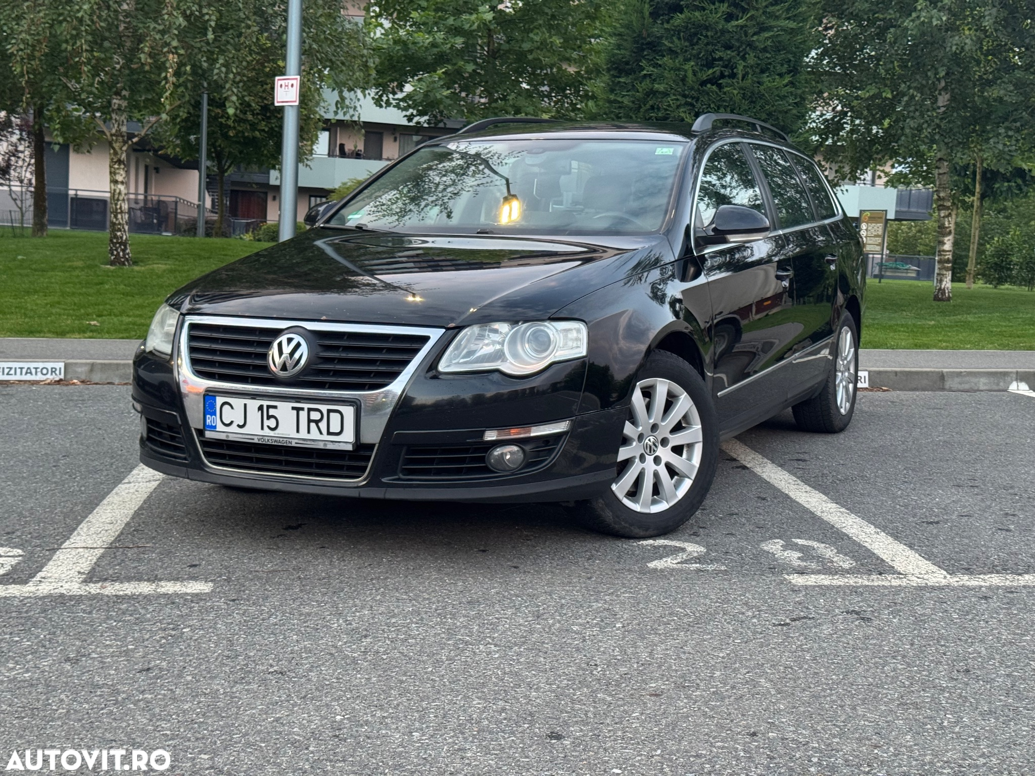 Volkswagen Passat Variant 2.0 TDI BlueMotion Technology DSG Comfortline - 2