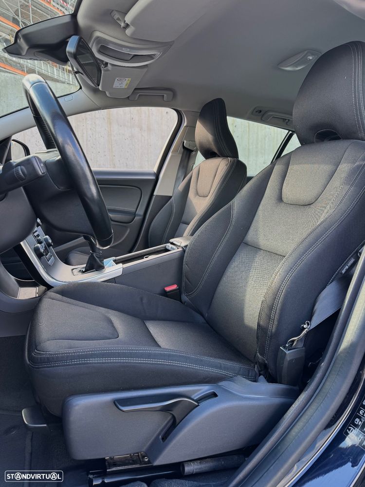 Volvo V60 2.0 D2 Kinetic - 6