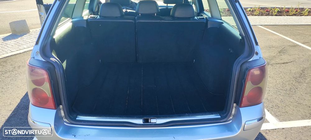 VW Passat Variant 1.9 TDi Highline - 13