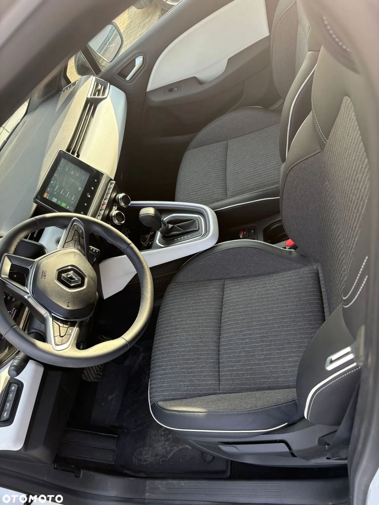 Renault Clio 1.0 TCe Techno X-Tronic - 8