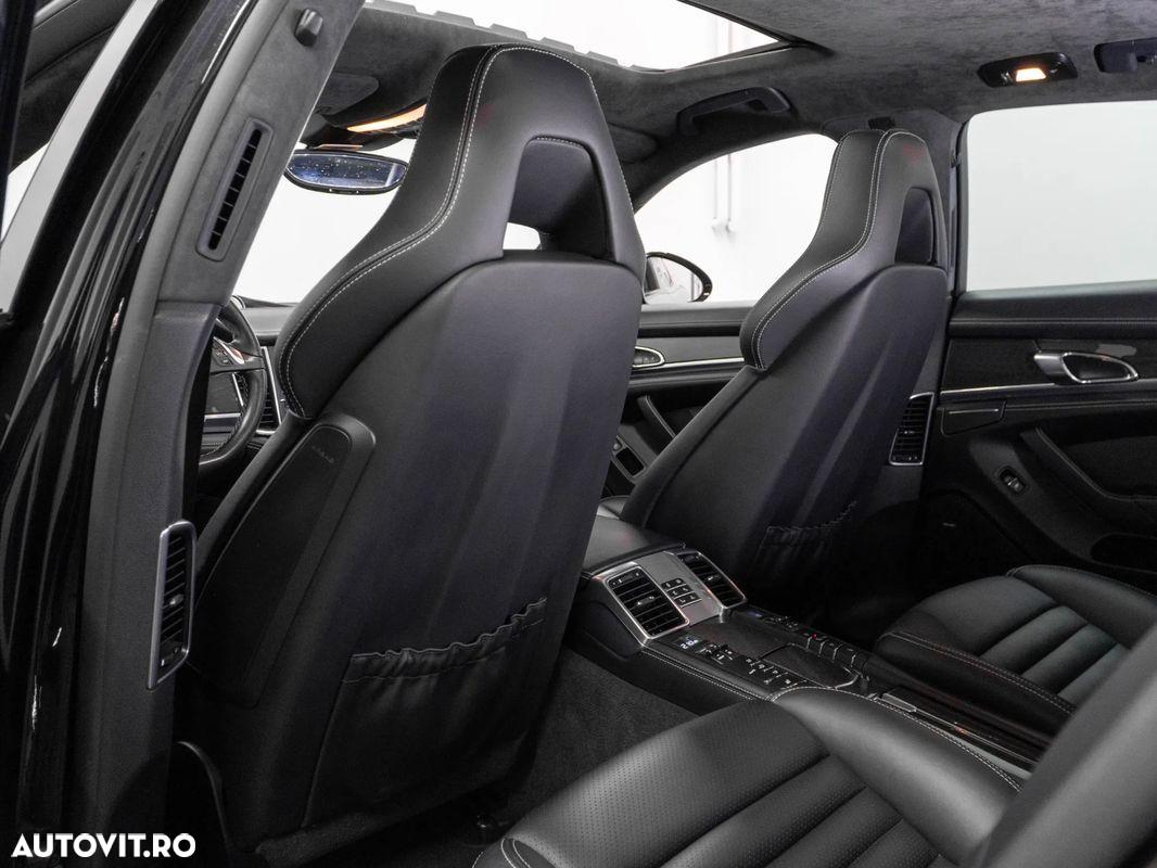 Porsche Panamera - 32