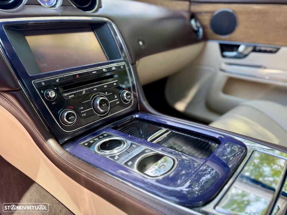 Jaguar XJ 3.0 V6 Versão Longa Autobiography - 27