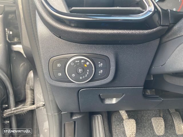 Ford Fiesta 1.0 EcoBoost Hybrid S&S TITANIUM - 18
