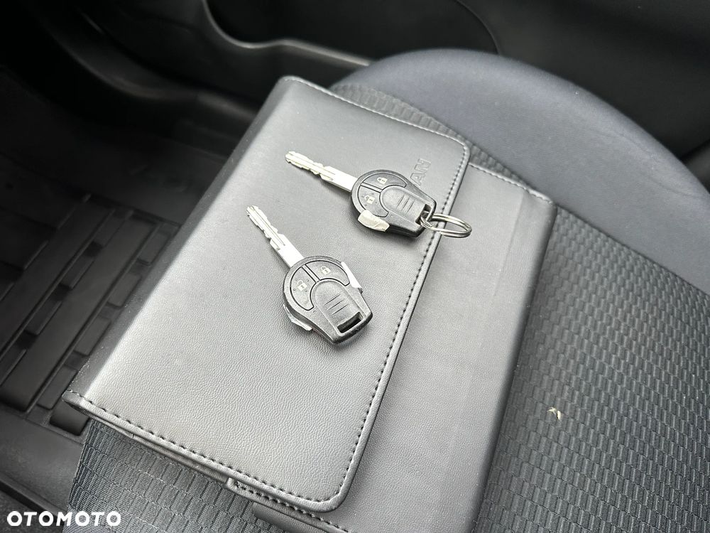 Nissan Micra 1.2 30 Jahre Edition - 23