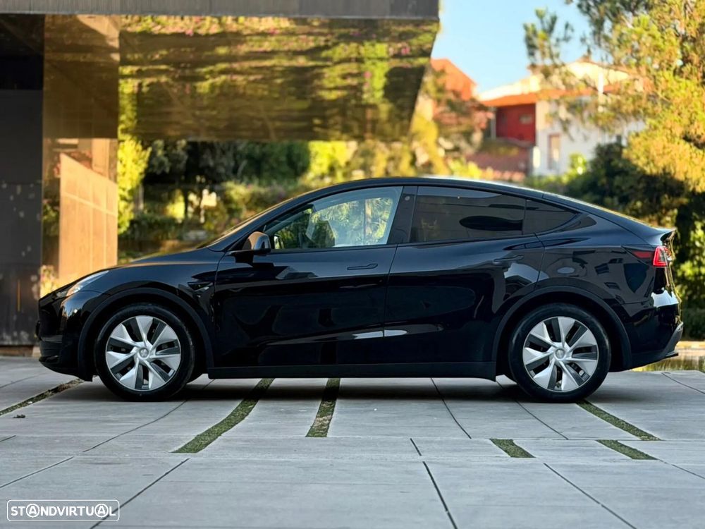 Tesla Model Y Long Range Dual Motor AWD - 8