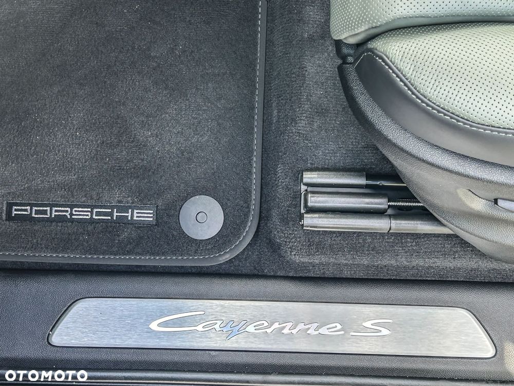 Porsche Cayenne - 33
