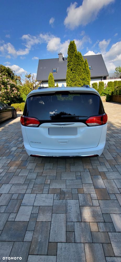 Chrysler Pacifica - 4