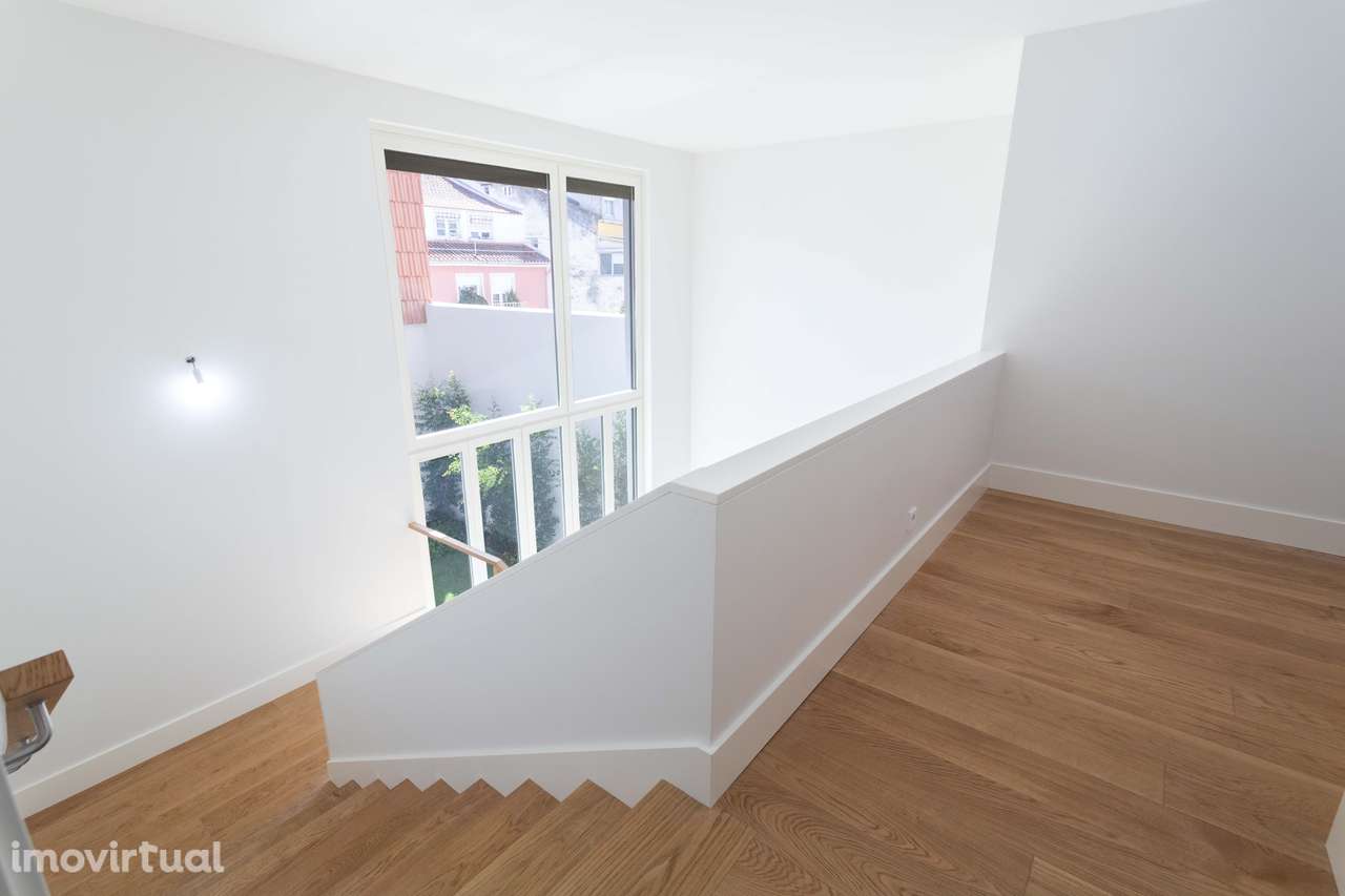 APARTAMENTO DE LUXO, T2 DUPLEX,  A 3 MINUTOS DA AV. DA LIBERDADE - Grande imagem: 3/36