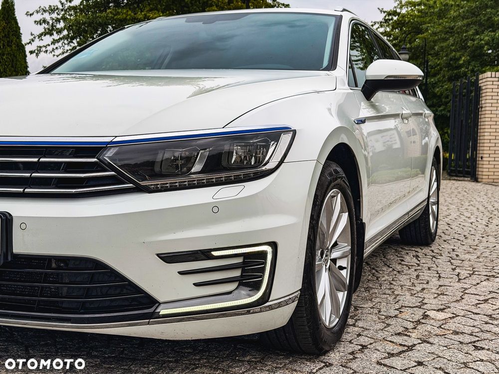 Volkswagen Passat - 22