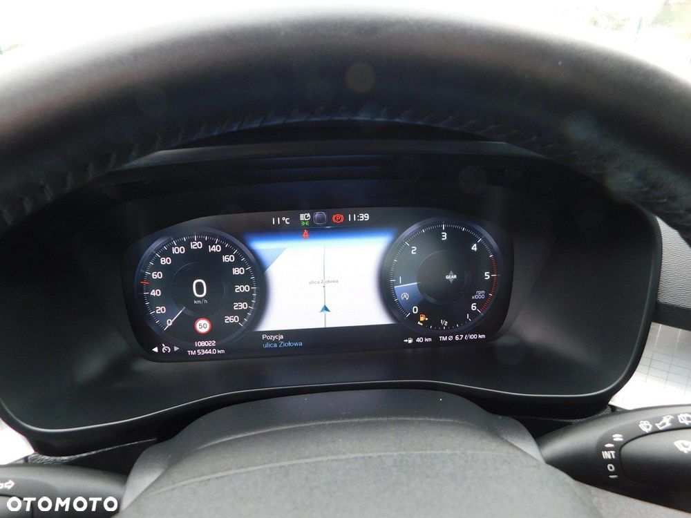 Volvo XC 40 D3 Momentum - 9