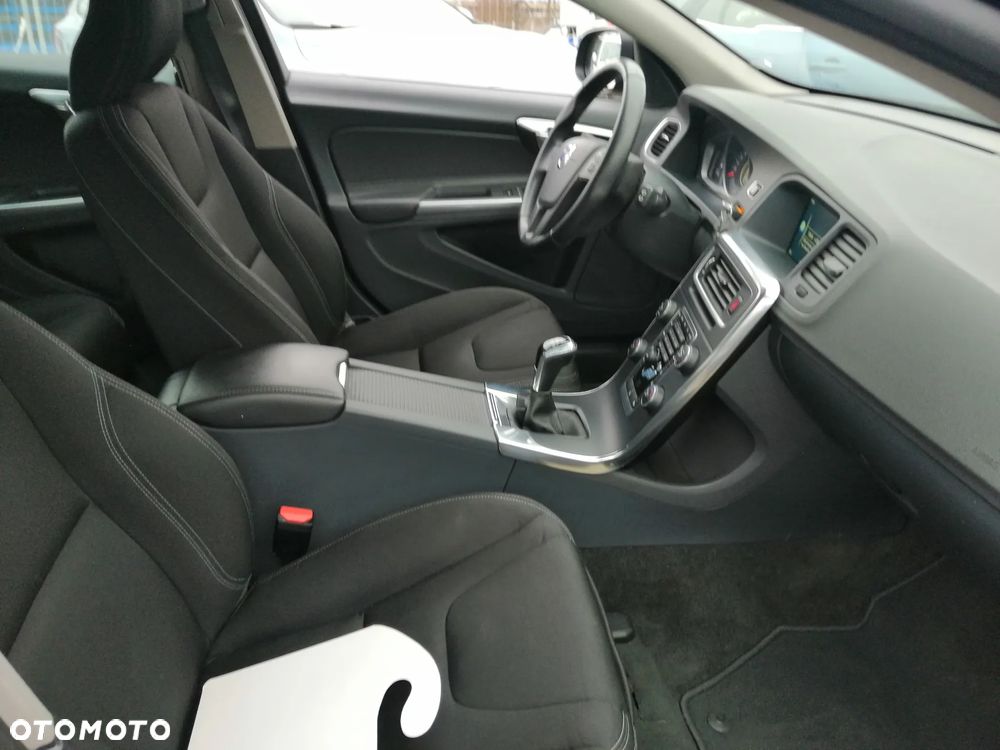 Volvo V60 T3 Drive-E Dynamic Edition (Kinetic) - 20