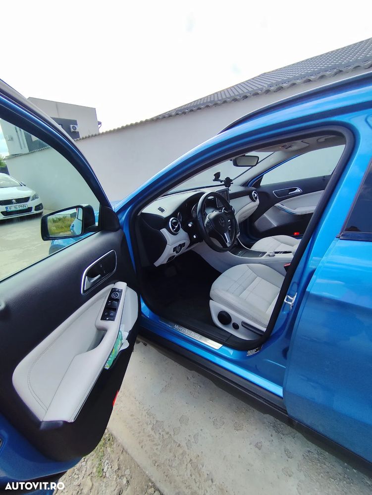 Mercedes-Benz GLA 220 CDI 4MATIC Aut. - 2