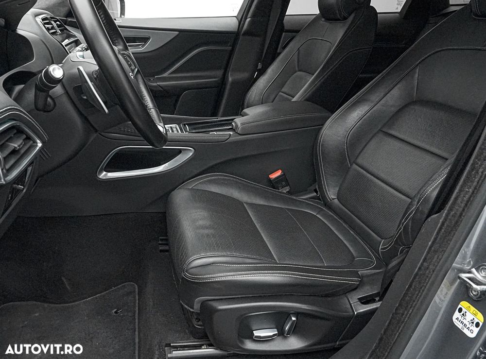Jaguar F-Pace D200 AWD S - 15