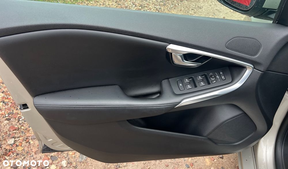 Volvo V40 D3 Momentum - 23