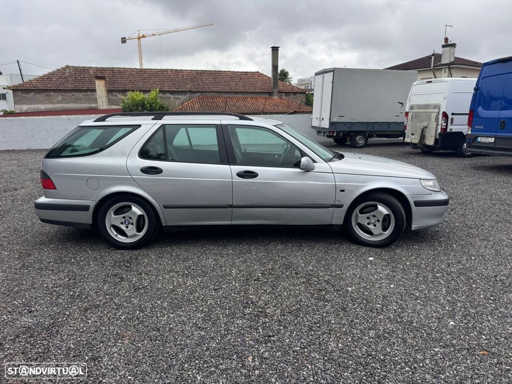Saab 9-5 SportWagon - 11