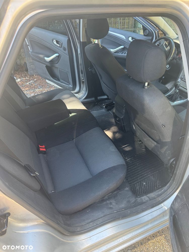 Ford Mondeo 2.0 TDCi Ambiente - 21